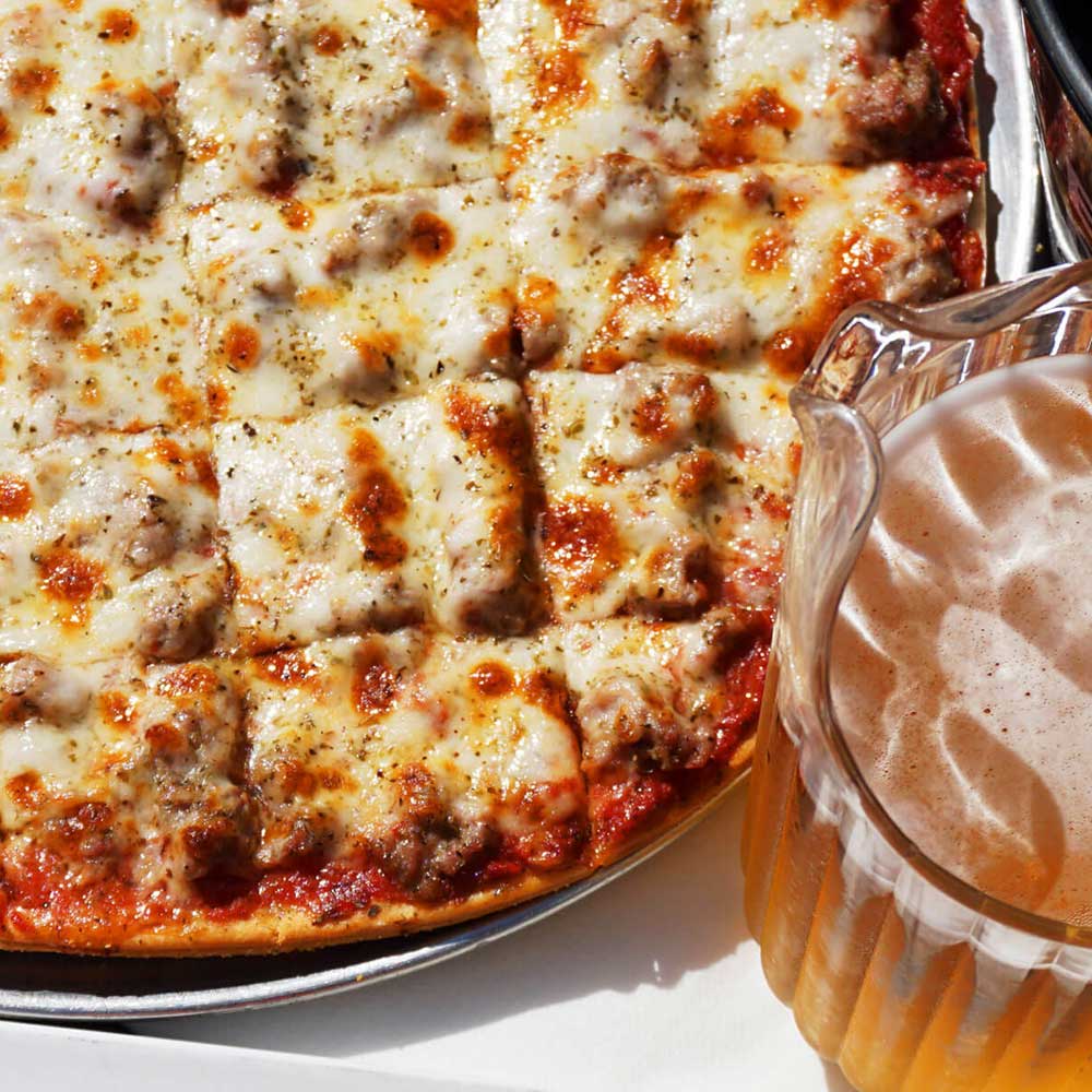 pitcher and pizza - mobile version